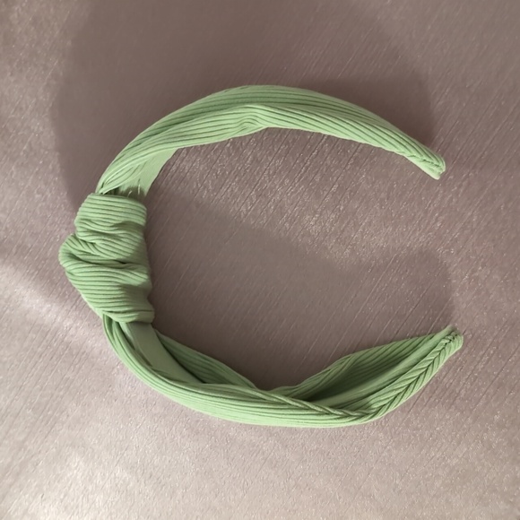 Green Ribbed Knotted Headband - Picture 2 of 3